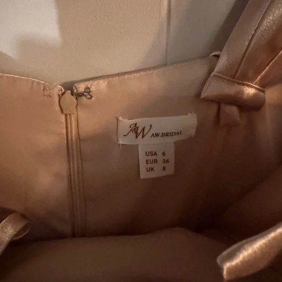 Chic Satin Maxi Dress in Soft Rose - Picture 4 of 12